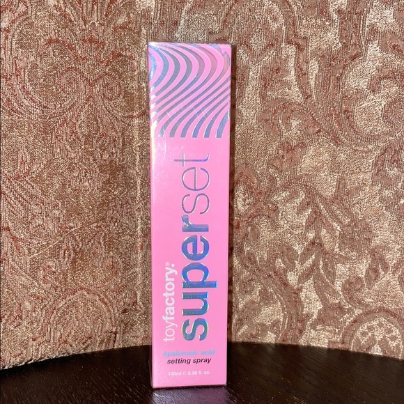Toyfactory Other - NIB Toyfactory Superset Setting Spray